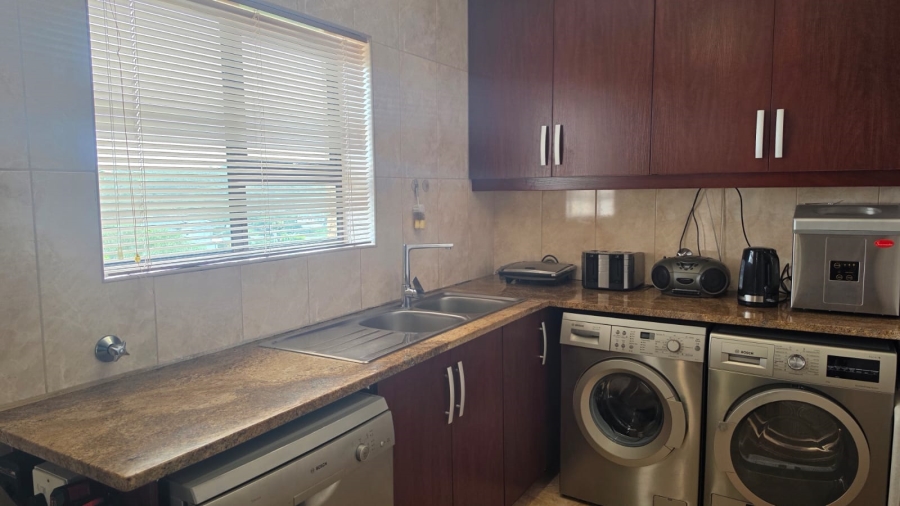 4 Bedroom Property for Sale in Stilbaai Wes Western Cape